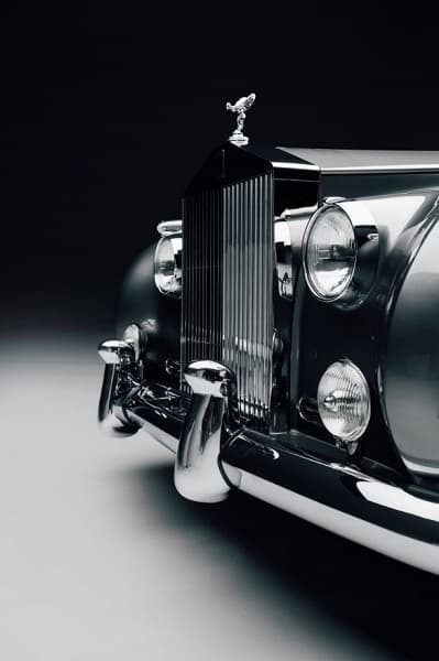 Электрический эксклюзив за 450 тысяч долларов. Анонсированы классические электрические Rolls-Royce Phantom V и Silver Cloud