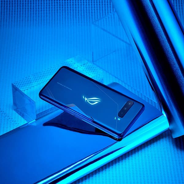 144 Гц, 1 мс, Snapdragon 865+, 16 ГБ и 6000 мА·ч. Игровой монстр Asus ROG Phone 3 прибыл в Россию