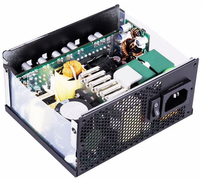 Блок питания SilverStone SX750 выполнен в форм-факторе SFX