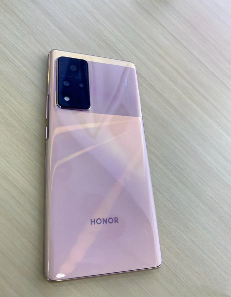 Бюджетный флагман Honor V40 на официальных изображениях и живых фото, в том числе в сравнении с Huawei Mate 40 Pro