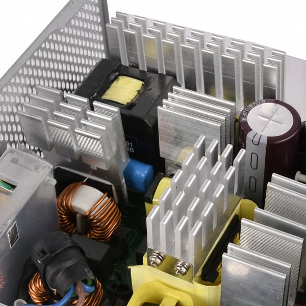 Блок питания SilverStone NJ700 обходится пассивным охлаждением