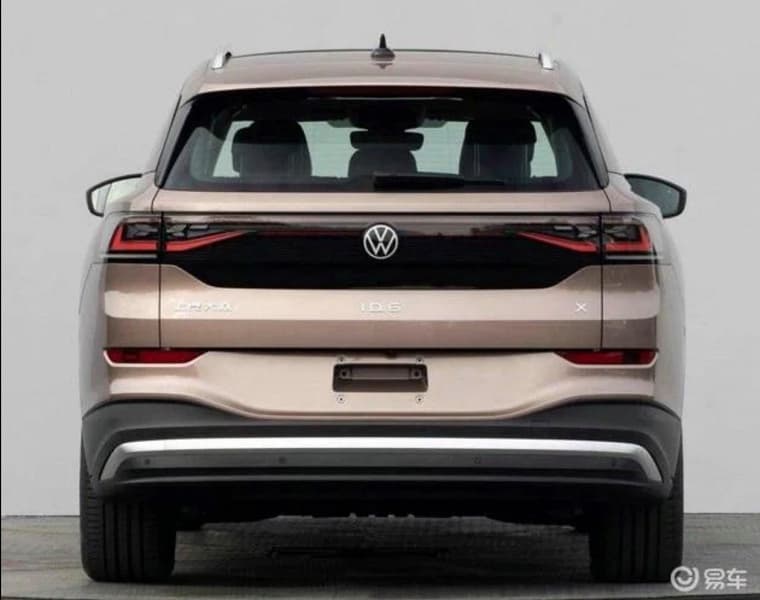 Он придет на смену Touareg. Крупный электрический кроссовер Volkswagen ID.6 позирует на живых фото