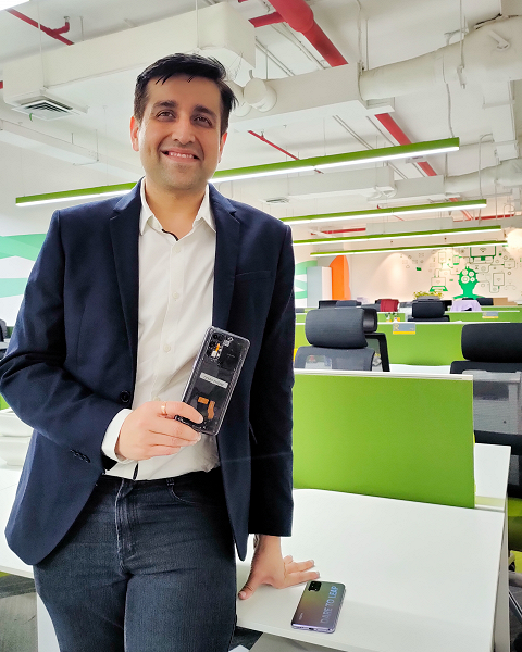 Представлена прозрачная версия Realme X7 Pro