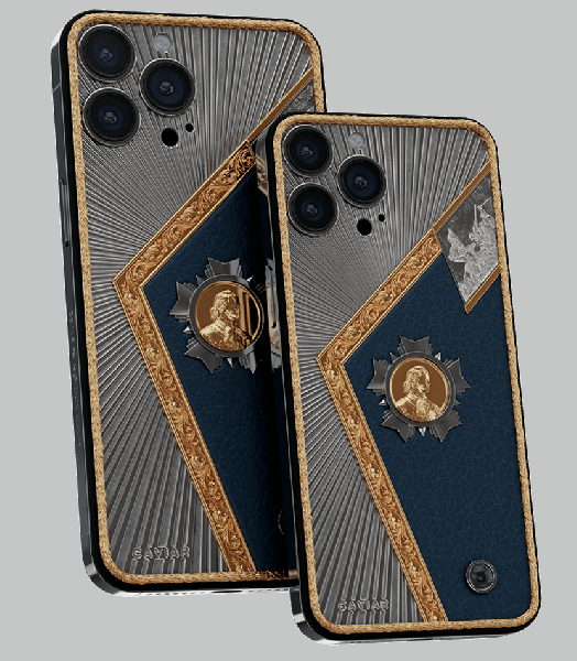 В России выпустили iPhone 13 Pro с работающим компасом времен битвы под Москвой 1941 года