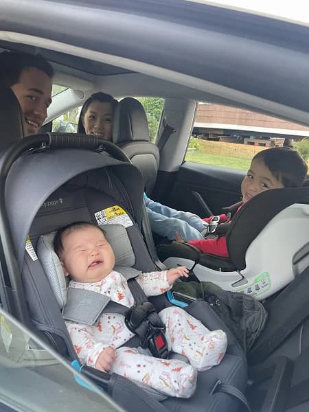 Женщина родила в Tesla, пока машина ехала на автопилоте