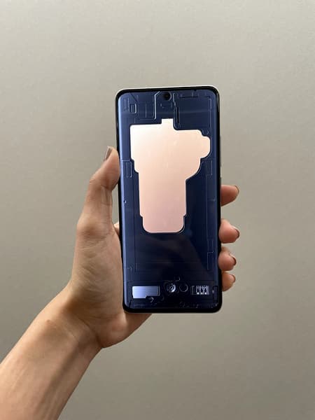 Первое живое фото Xiaomi 12 демонстрирует внутренности смартфона Первое живое фото Xiaomi 12 демонстрирует внутренности смартфона