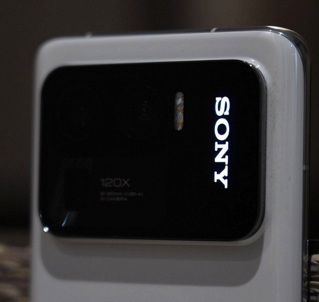 Пользователи Xiaomi Mi 11 Ultra обнаружили забавный сценарий использования второго экрана