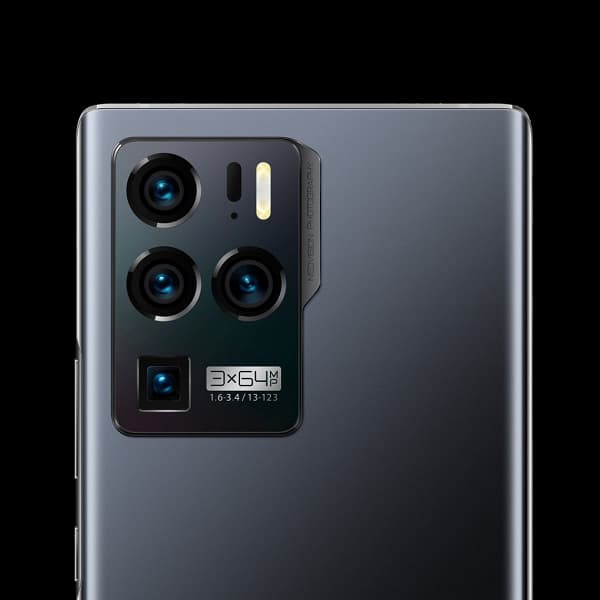 Режим Super Moon Ultra смартфона ZTE Axon 30 Ultra гарантирует большую красивую Луну на любой ночной фотографии