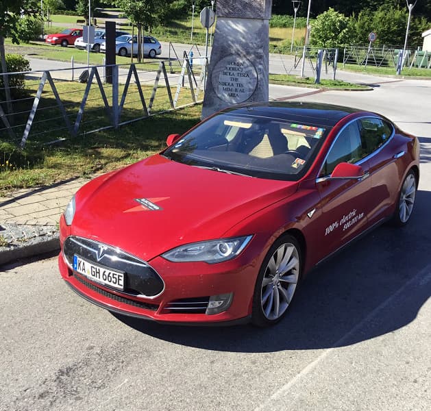 Электромобили Tesla доказывают свою надежность. В Германии Tesla Model S уже проехал 1,3 миллиона километров – и не думает останавливаться