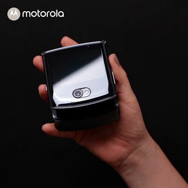 Стартовали открытые продажи раскладушки Motorola Razr в России