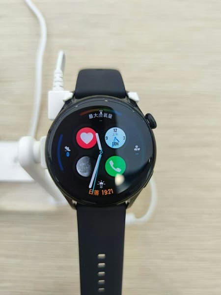 HarmonyOS, встроенная SIM-карта, мониторинг SpO2 и ЧСС, регистрация ЭКГ. Huawei Watch 3 и Watch 3 Pro показали на живых фото за несколько дней до премьеры