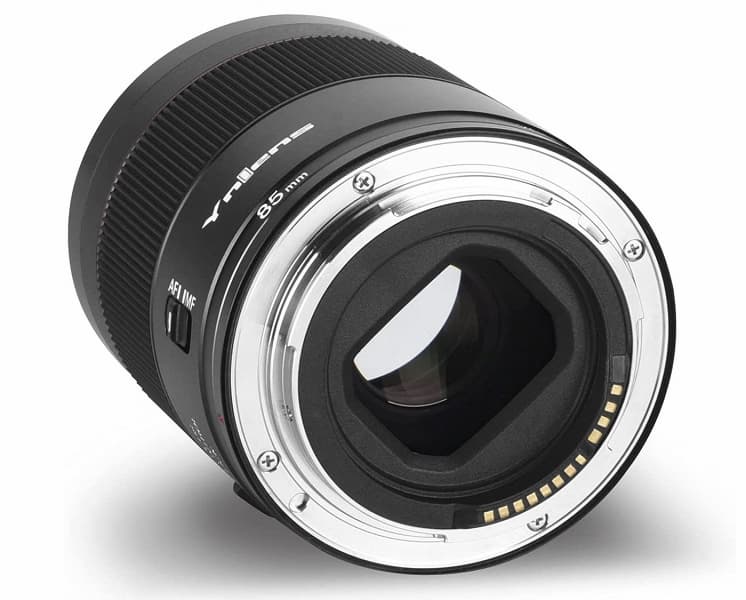 Объектив Yongnuo YN 85mm F1.8R DF DSM предназначен для камер Canon EOS R