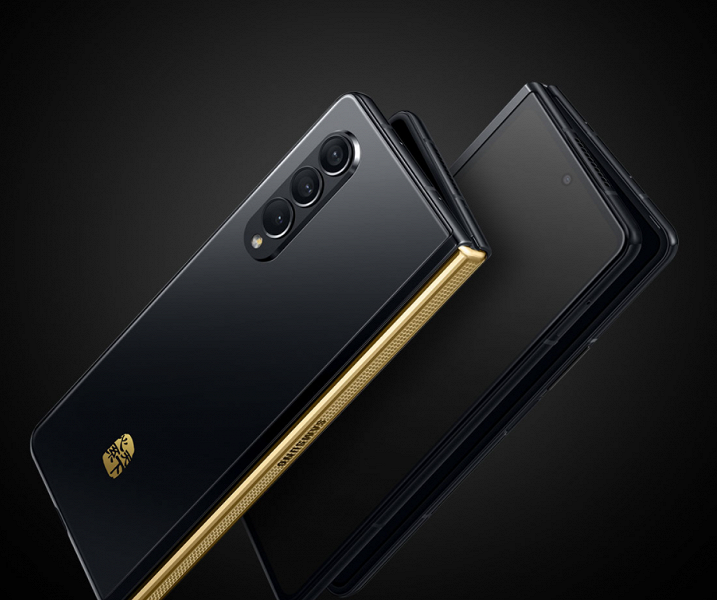 Складной смартфон за 2640 долларов. Представлен Samsung W22 5G – первая модель линейки с защитой IPX8 и стилусом S Pen