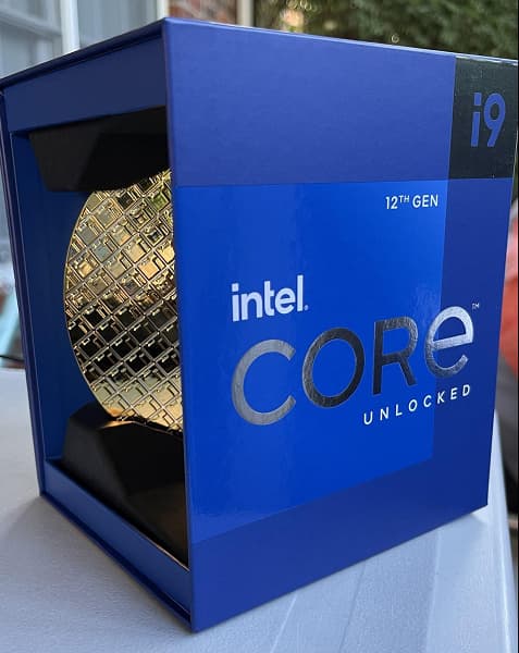 Флагманский Core i9-12900K уже продают в Германии. Он не только быстрее Ryzen 9 5950X, но еще и на 200 долларов дешевле
