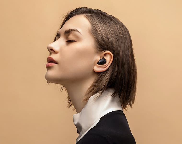 В России взлетели продажи беспроводных наушников. Xiaomi снова всех обогнала