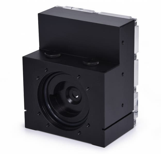 Резервуар Alphacool ES 4U рассчитан на установку помпы D5