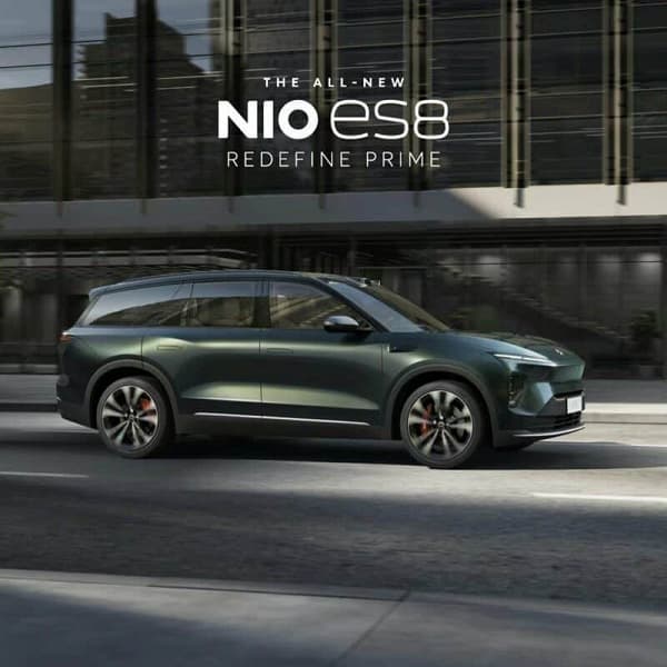 6 мест, 5,1 м длины, разгон до 100 км/ч за 4,1 с и 900 км на одной зарядке. Представлен большой кроссовер Nio ES8 NT2