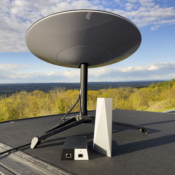 Спутниковый интернет Starlink сделают доступным для всех украинцев