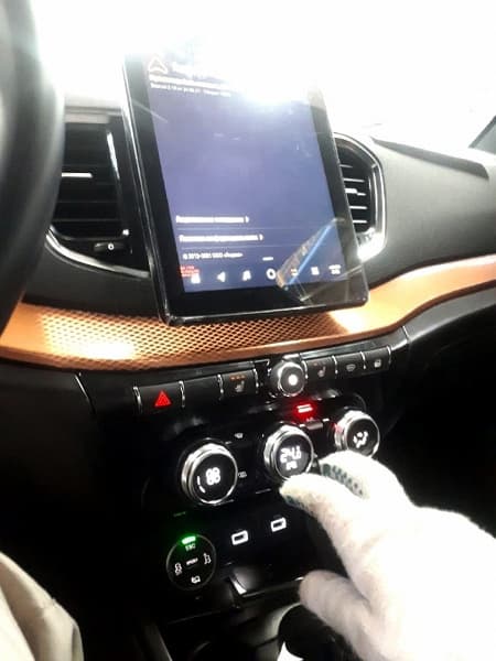 Опубликованы фото интерьера новейшей Lada Vesta NG SW Cross. Только серийную версию этого автомобиля мы увидим нескоро