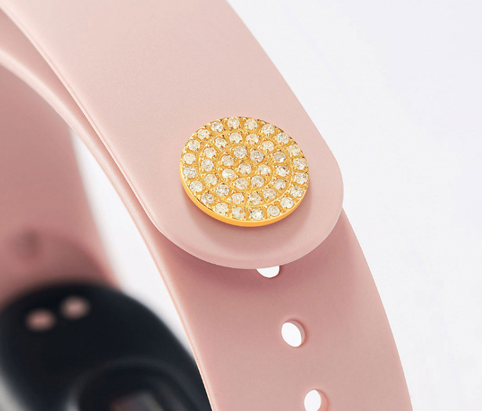 Спецверсия фитнес-браслета Xiaomi Mi Band 6 продается в Китае за 370 долларов. В чем её особенность?