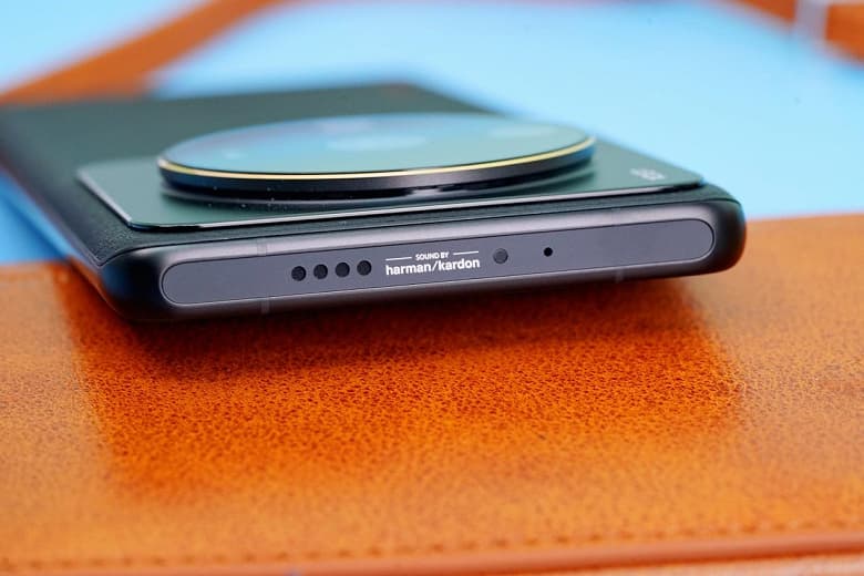 Xiaomi забыла о своих обещаниях: компания зарабатывает на каждом Xiaomi 12S Ultra далеко не 5%