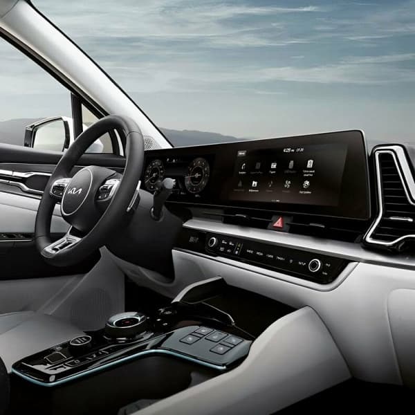 Kia наконец-то объявила цены на совершенно новый Sportage. В среднем за автомобиль просят около 3 миллионов рублей