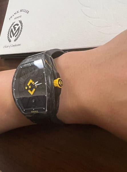 Швейцарская часовая компания Franck Muller начала принимать оплату в BNB