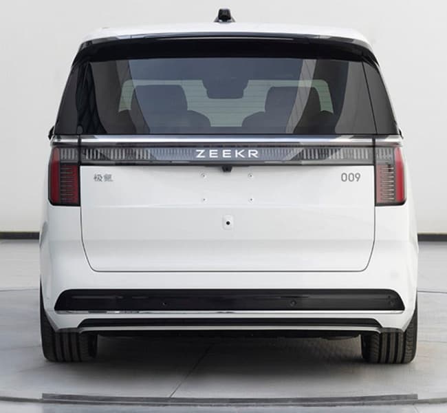 534 л.с., полный привод, запас хода 700 км. Раскрыты характеристики Zeekr 009 – люксового минивэна Geely
