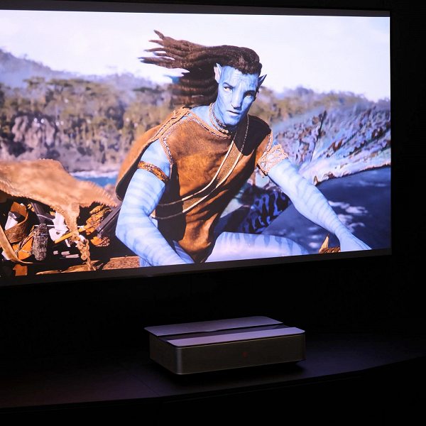 Представлен первый лазерный телевизор Leica. Объявлены цены