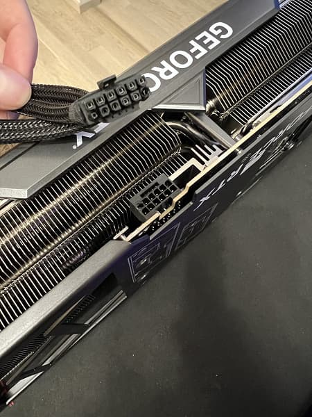 Это фиаско, Nvidia. GeForce RTX 4090 продолжают плавиться и гореть, и это уже закономерность