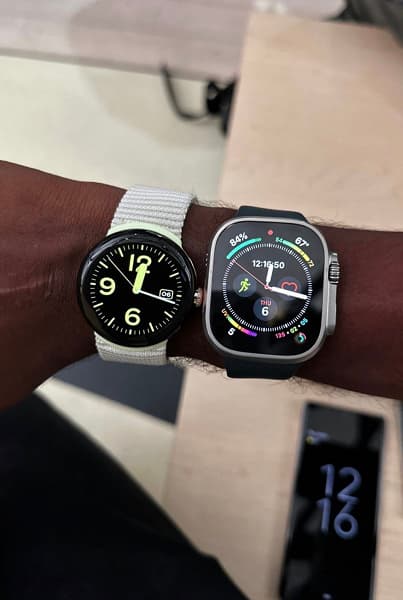 Оказалось, что у умных часов Google Pixel Watch очень толстая рамка. Это видно на многих живых фотографиях