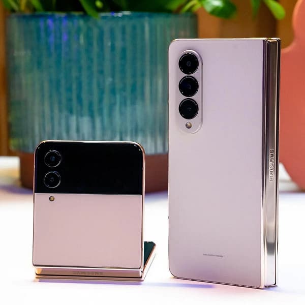 За Samsung пока никто не может угнаться. Продажи складных смартфонов в прошлом году сильно выросли