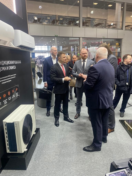 Теперь не только автомобили: в России представили бытовую технику Aurus