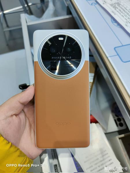 Экран 6,8 дюйма QHD 144 Гц, дюймовый датчик Sony IMX989, Snapdragon 8 Gen 2, 5000 мАч и 100 Вт. Oppo Find X6 Pro показали на живых фото