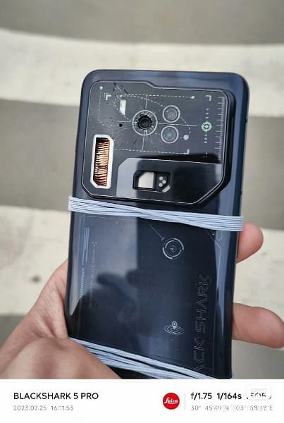 Snapdragon 8 Gen 2, экран 2К, 5000 мА·ч и сменные панели за 565 долларов. На продажу выставили прототип игрового телефона Black Shark 6