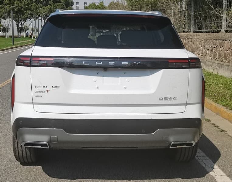 Это Chery Real Me. Новейший кроссовер показали вживую в двух вариантах