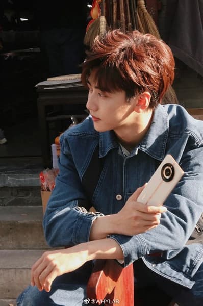 200 Мп, 120 Гц, 100 Вт. Характеристики и живые фото Realme 11 Pro+