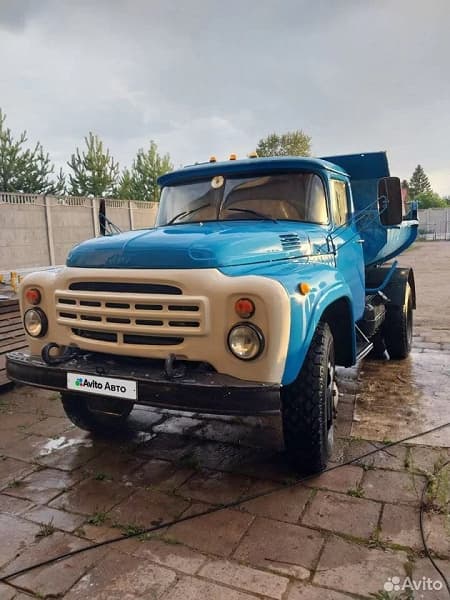 В России продаются исторические грузовики ЗИЛ в отличном состоянии: стоимость от 650 тысяч рублей, доступны не для всех В России продаются исторические грузовики ЗИЛ в отличном состоянии: стоимость от 650 тысяч рублей, доступны не для всех