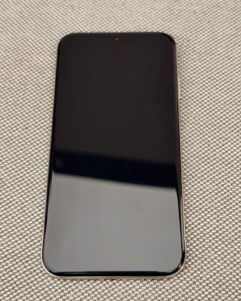 Huawei Mate 70 Air демонстрируется со всех сторон за день до старта предзаказа