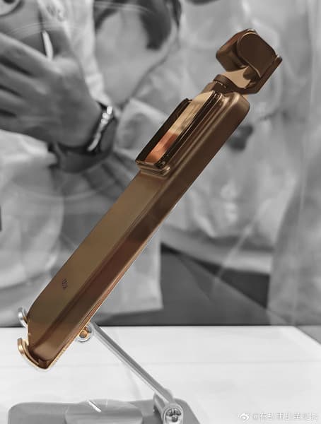 Робот-телефон Honor без аналогов представили вживую значительно раньше заявленного срока Робот-телефон Honor без аналогов представили вживую значительно раньше заявленного срока