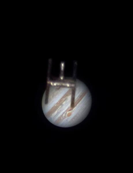 Уникальный кадр: любитель запечатлел китайскую орбитальную станцию «Тяньгун» на фоне Юпитера Уникальный кадр: любитель запечатлел китайскую орбитальную станцию «Тяньгун» на фоне Юпитера