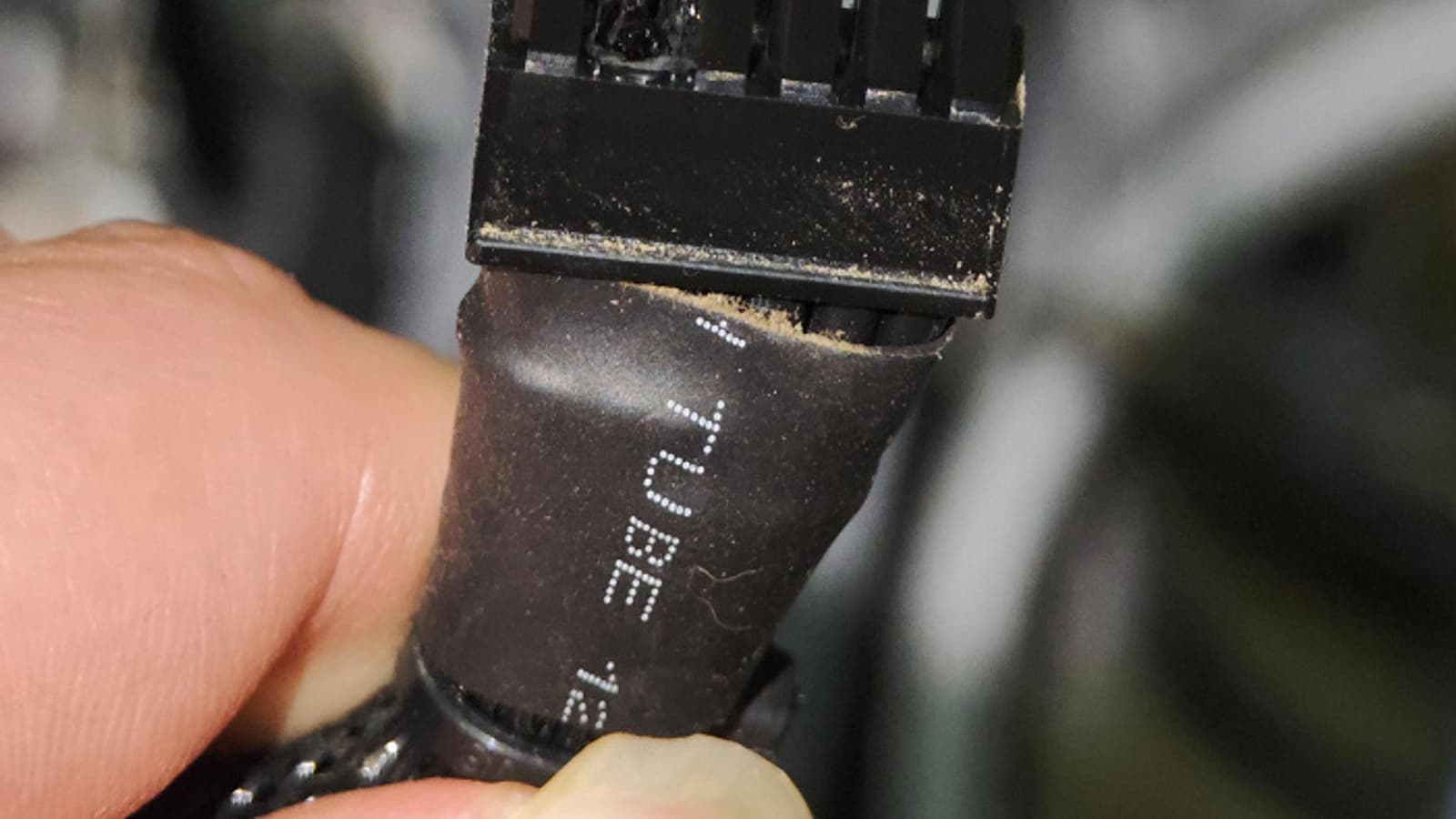 Существует риск перегрева GeForce RTX 3060 Ti из-за разъёма 12VHPWR, особенно при использовании неподходящего кабеля.
