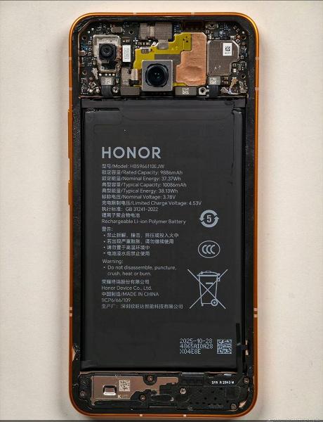 Сплошная батарея внутри: будущий бестселлер Honor Power 2 показали со снятой задней панелью