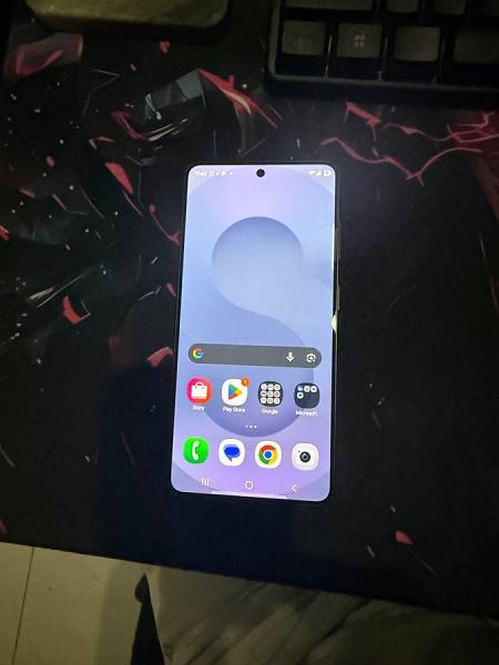 Живые снимки черного Galaxy S26 Plus с сайта Craigslist