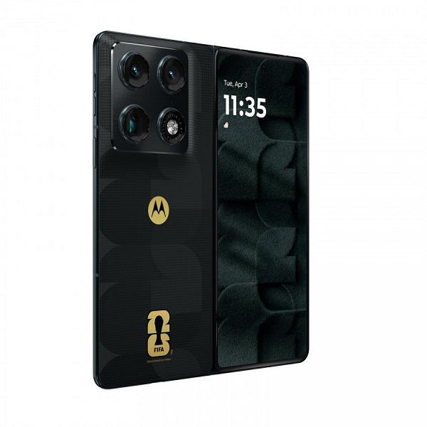 Раскрыт дизайн Motorola Razr Fold и Edge 70 в стиле FIFA 26: качественные изображения новинок утекли до анонса