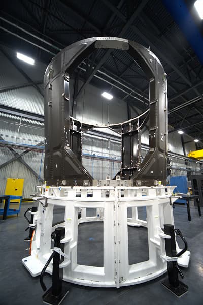 Blue Origin представила лунный посадочный модуль Blue Moon MK1 на сборочной линии