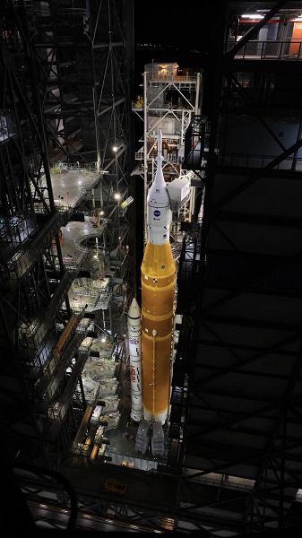 НАСА отложило вывод ракеты SLS на стартовую площадку для миссии «Артемида-2»