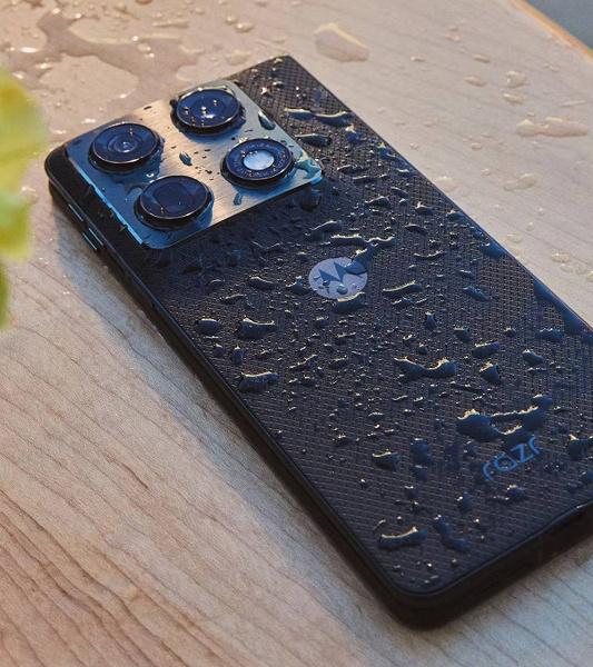 Флагманский смартфон Motorola Razr Fold с продвинутой камерой и гибким дисплеем